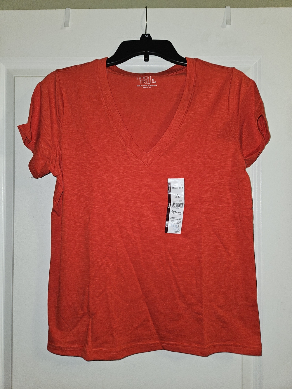 Time and Tru Women's Red V-Neck Short Sleeve Tee, S